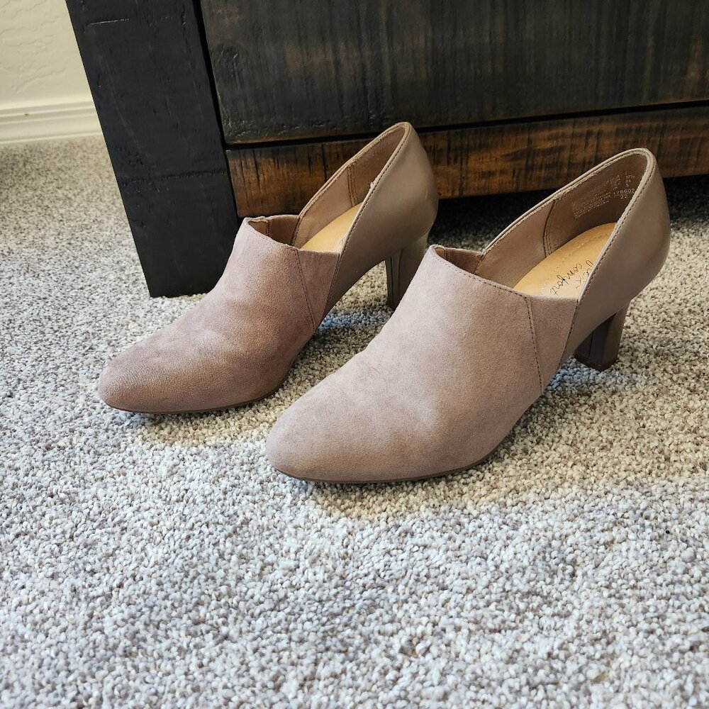 Dexflex Comfort taupe heels